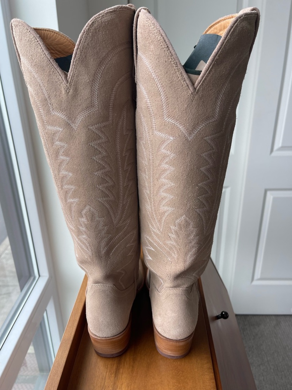 Tecovas FABULOUS Abby coastal cowgirl/festival season boots in Driftwood Suede! - Picture 10 of 17